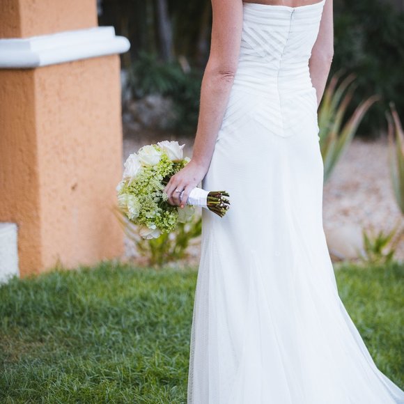 Vera Wang Wedding Dress Size 8 Altered to Size 2/4 - Picture 9 of 9